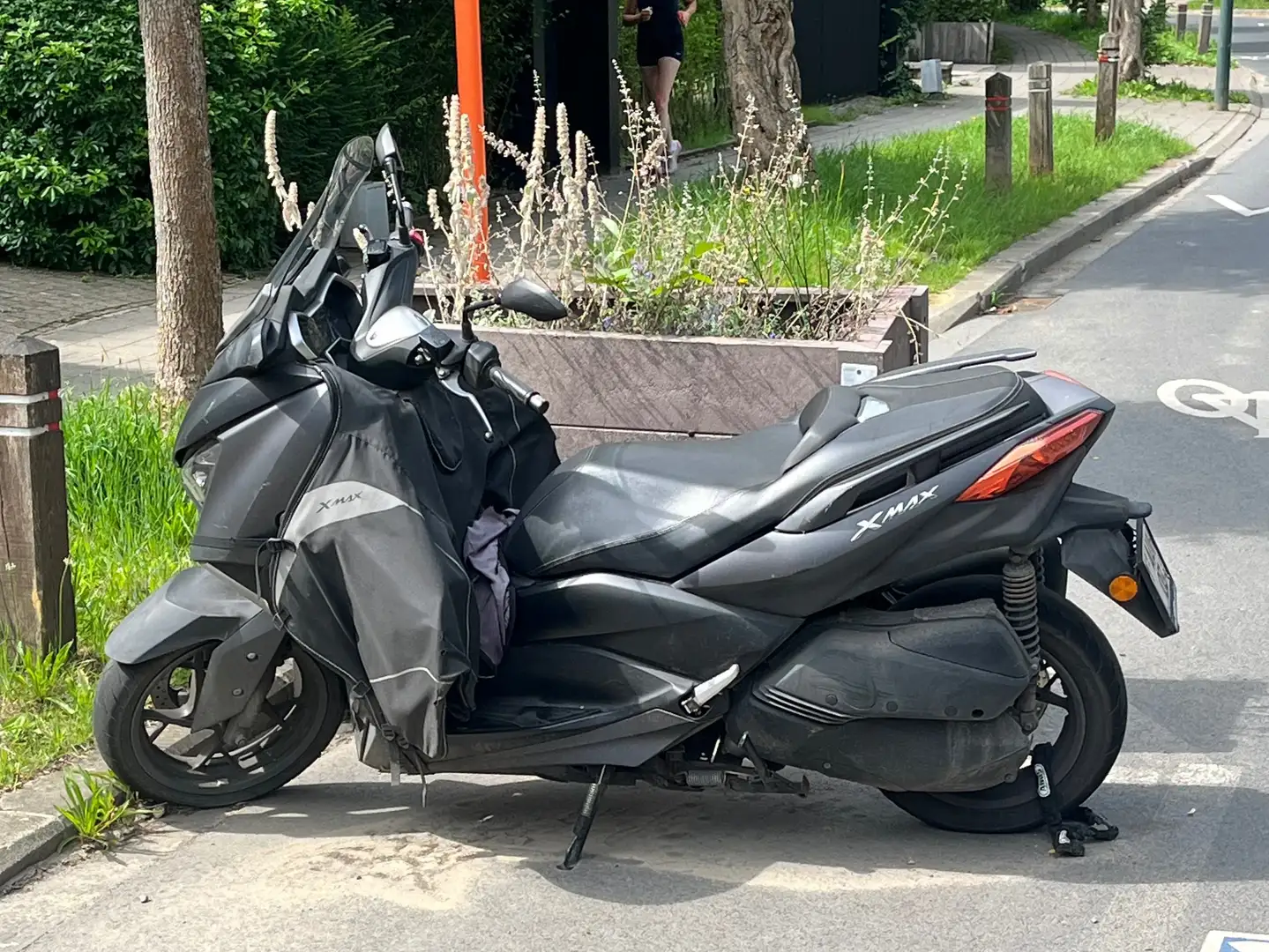 Yamaha X-Max 300 Noir - 2