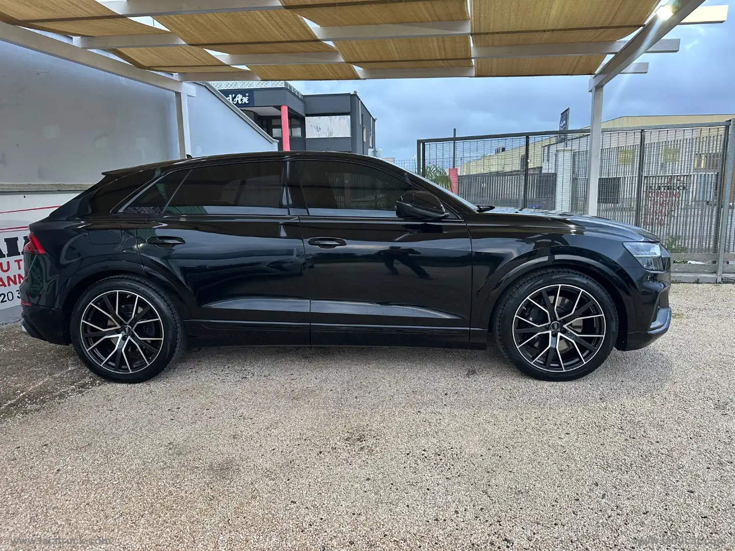 Audi Q8 S TDI quattro tiptronic TOTAL BLACK CARBONI Schwarz - 2