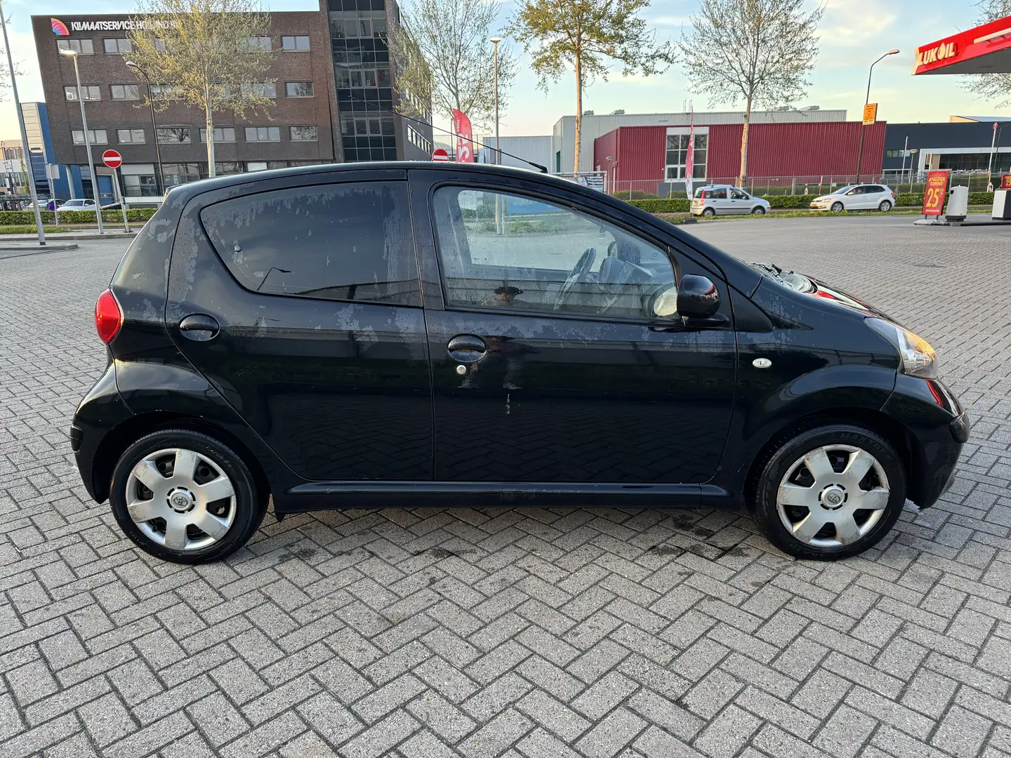 Toyota Aygo 1.0-12V + Zwart - 2