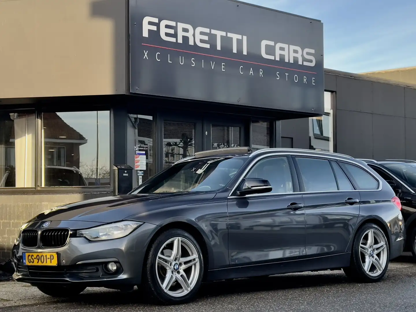 BMW 316 3-serie Touring 316d 2.0 CORPORATE ESSENTIAL. PANO Grijs - 1