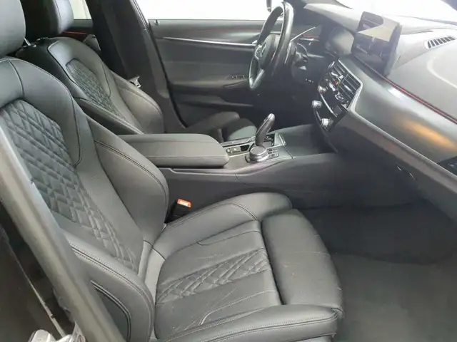 BMW 5 Series view 8