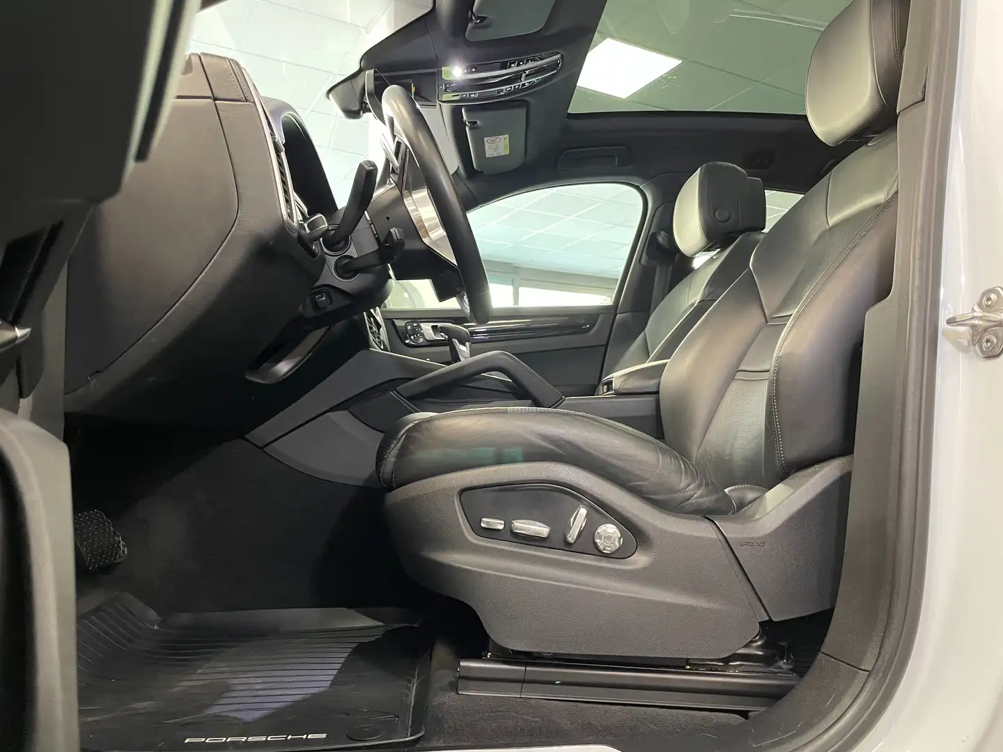 Porsche Cayenne Coupé 3.0 V6 GANCIO / PASM / BOSE Wit - 2