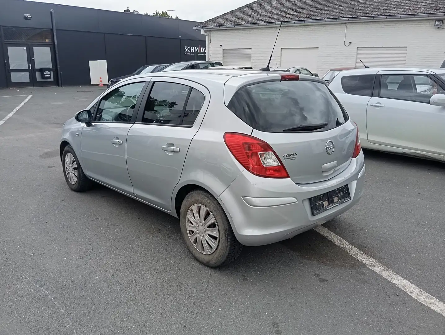 Opel Corsa 1.2i Cosmo Grau - 2
