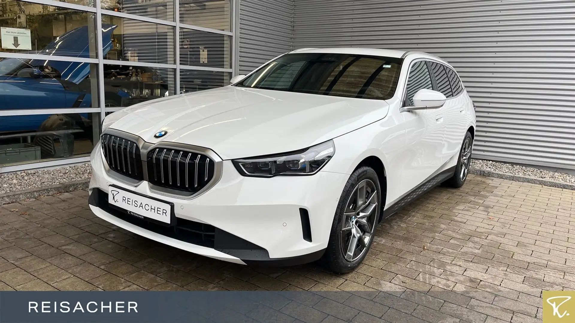 BMW 520 d A xDrive Tou AHK,DA+,Autom Weiß - 1