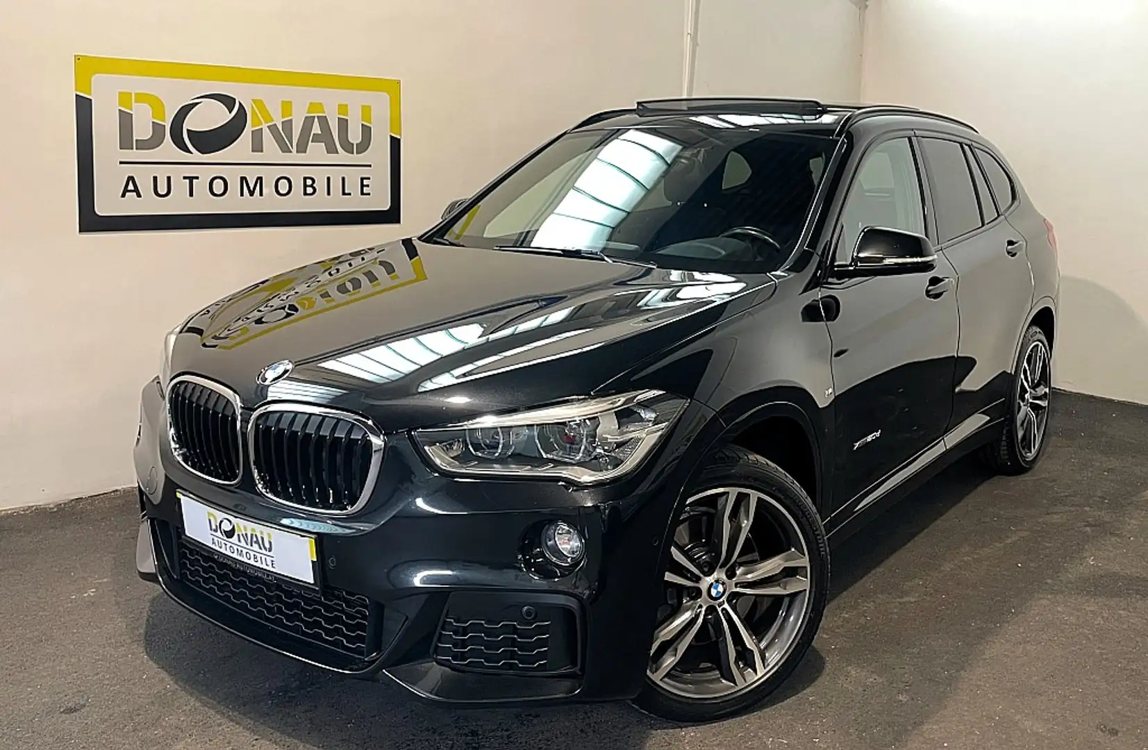 BMW X1 xDrive 20d M Sport Aut. * 19" * LED * AHK * Noir - 1