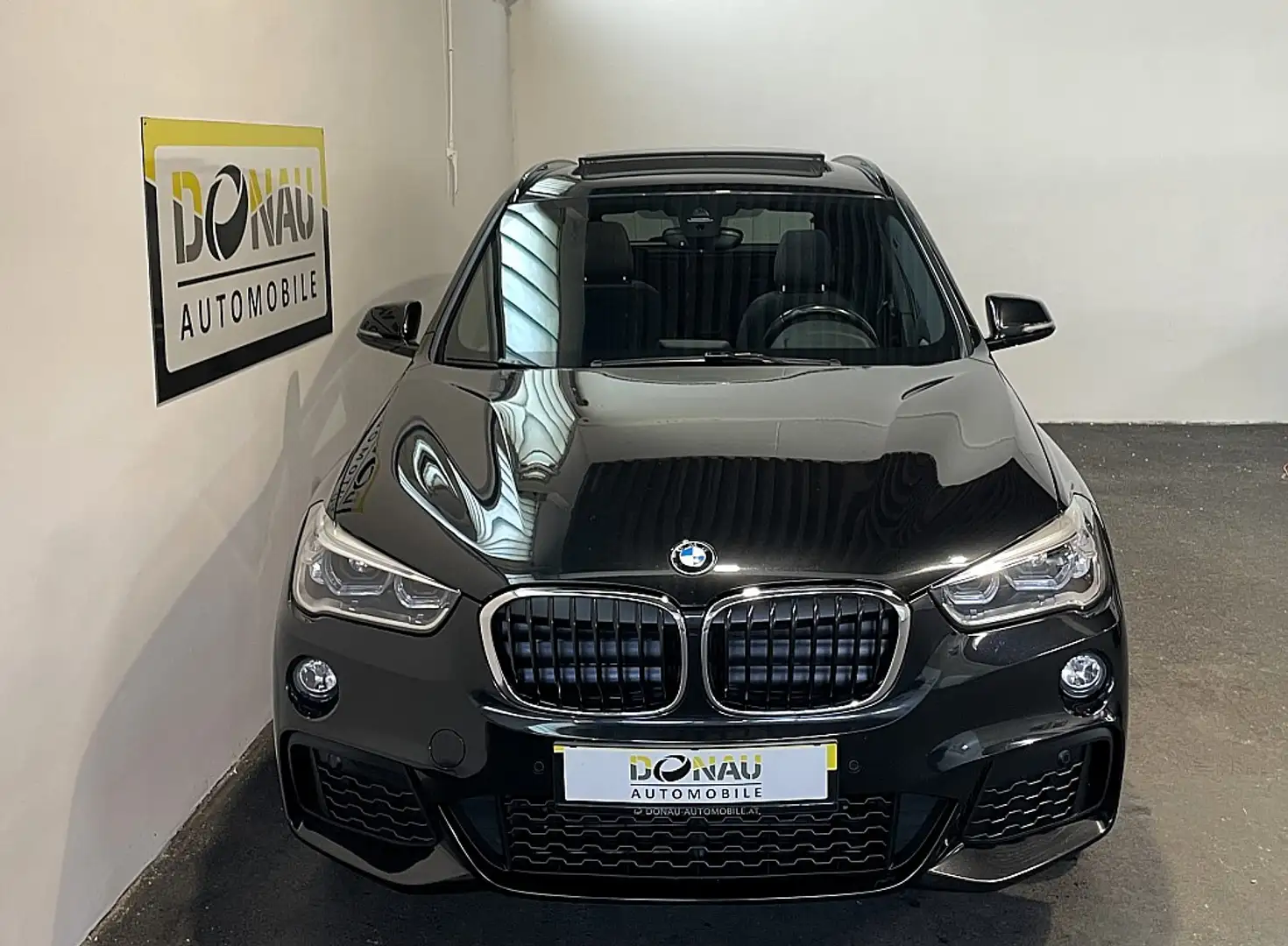 BMW X1 xDrive 20d M Sport Aut. * 19" * LED * AHK * Noir - 2