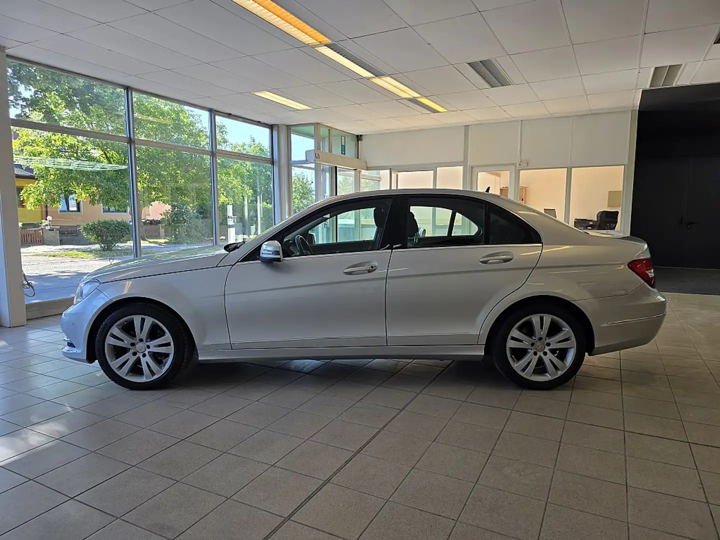 Mercedes-Benz C 180 CDI Elegance A-Edition plus BlueEfficiency Aut. Silber - 2