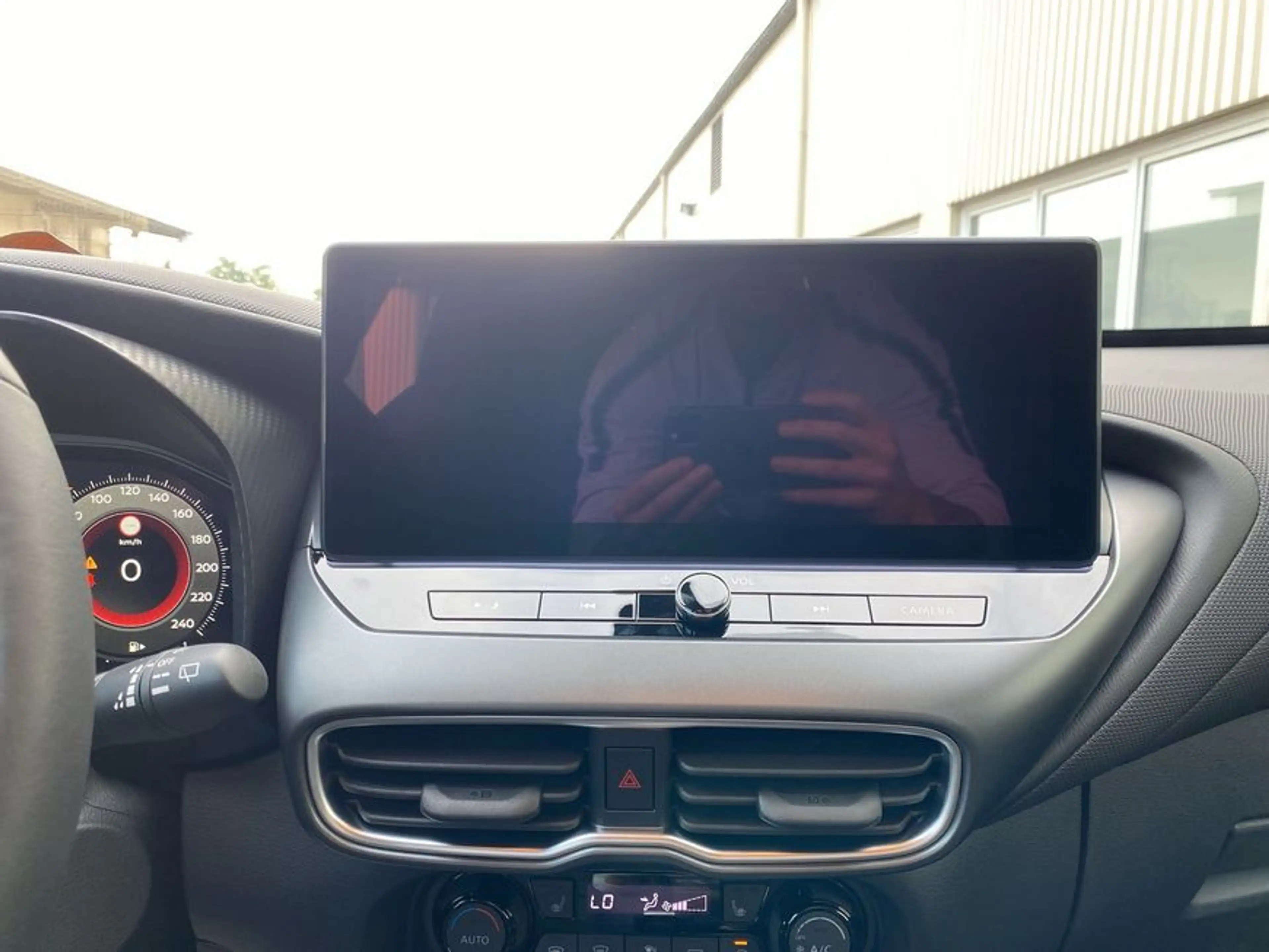 Nissan Juke 1.6 Hybrid 4AMT N-Connecta + TECHNO-PAKET — photo 11