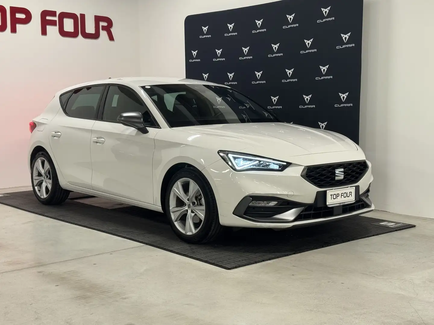 SEAT Leon 1.0 TSI 110 CV FR Bianco - 1