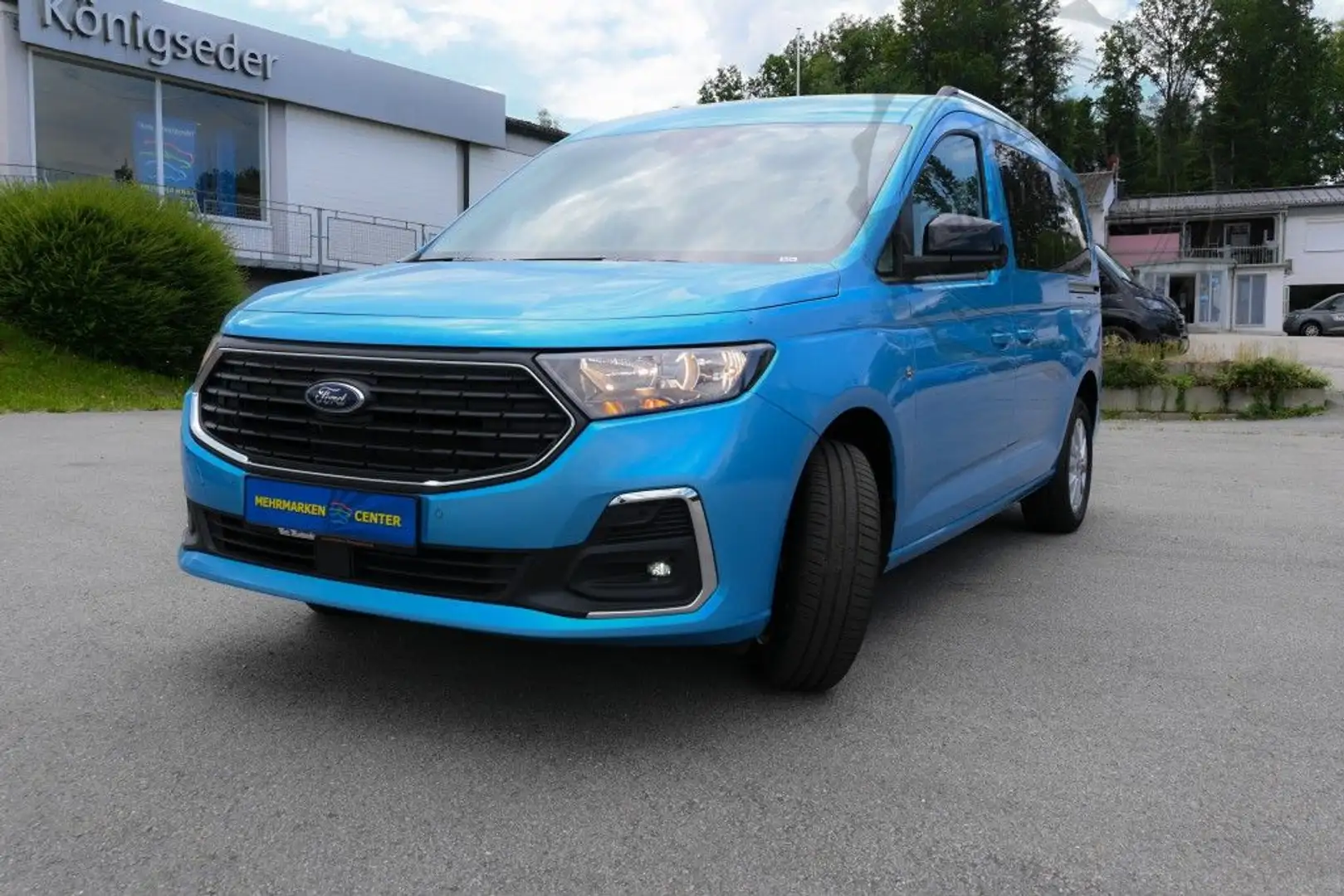 Ford Tourneo Connect Grand 1.5 EcoBoost Aut. TITANIUM Blau - 2