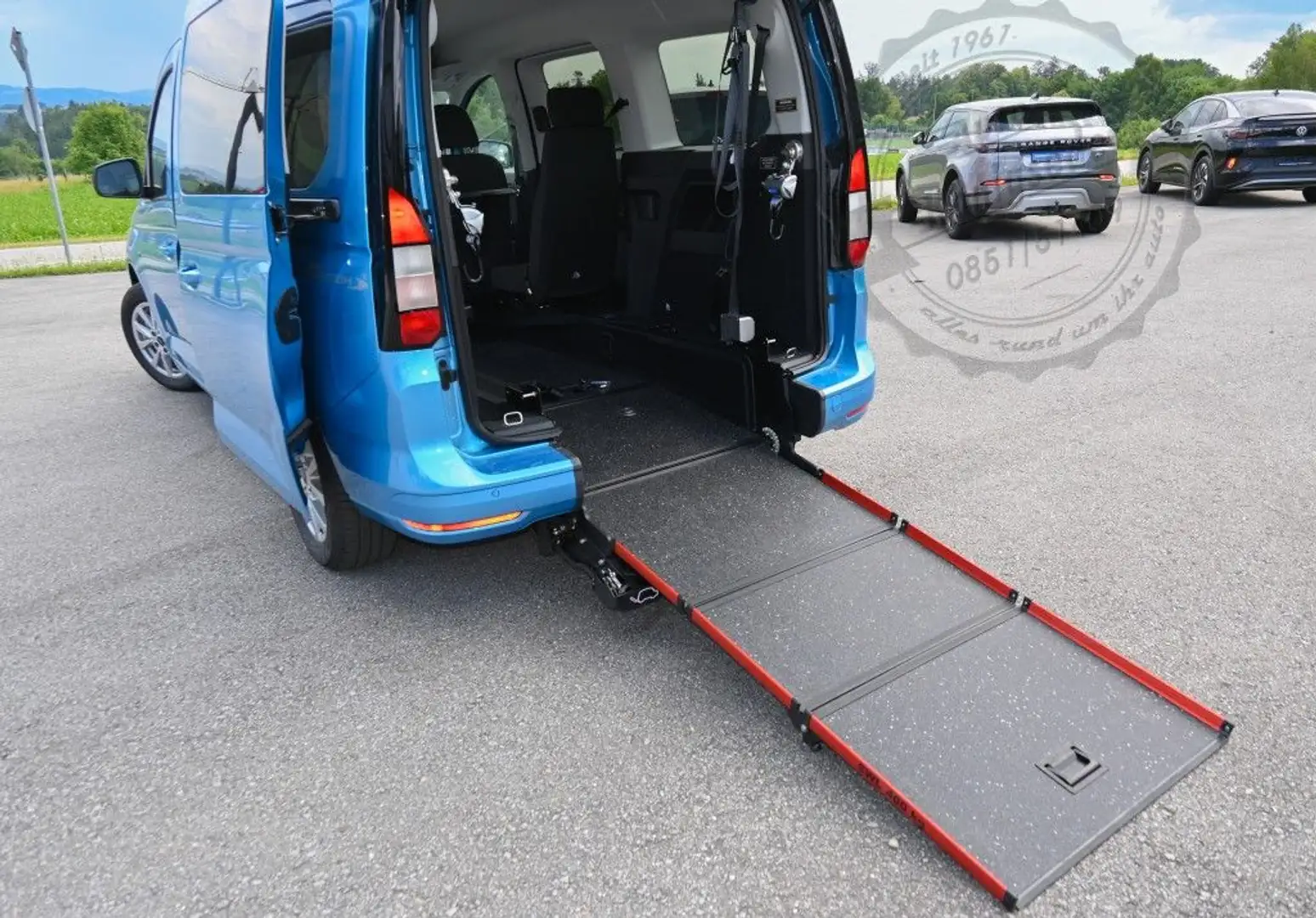 Ford Tourneo Connect Grand 1.5 EcoBoost Aut. TITANIUM Blau - 1