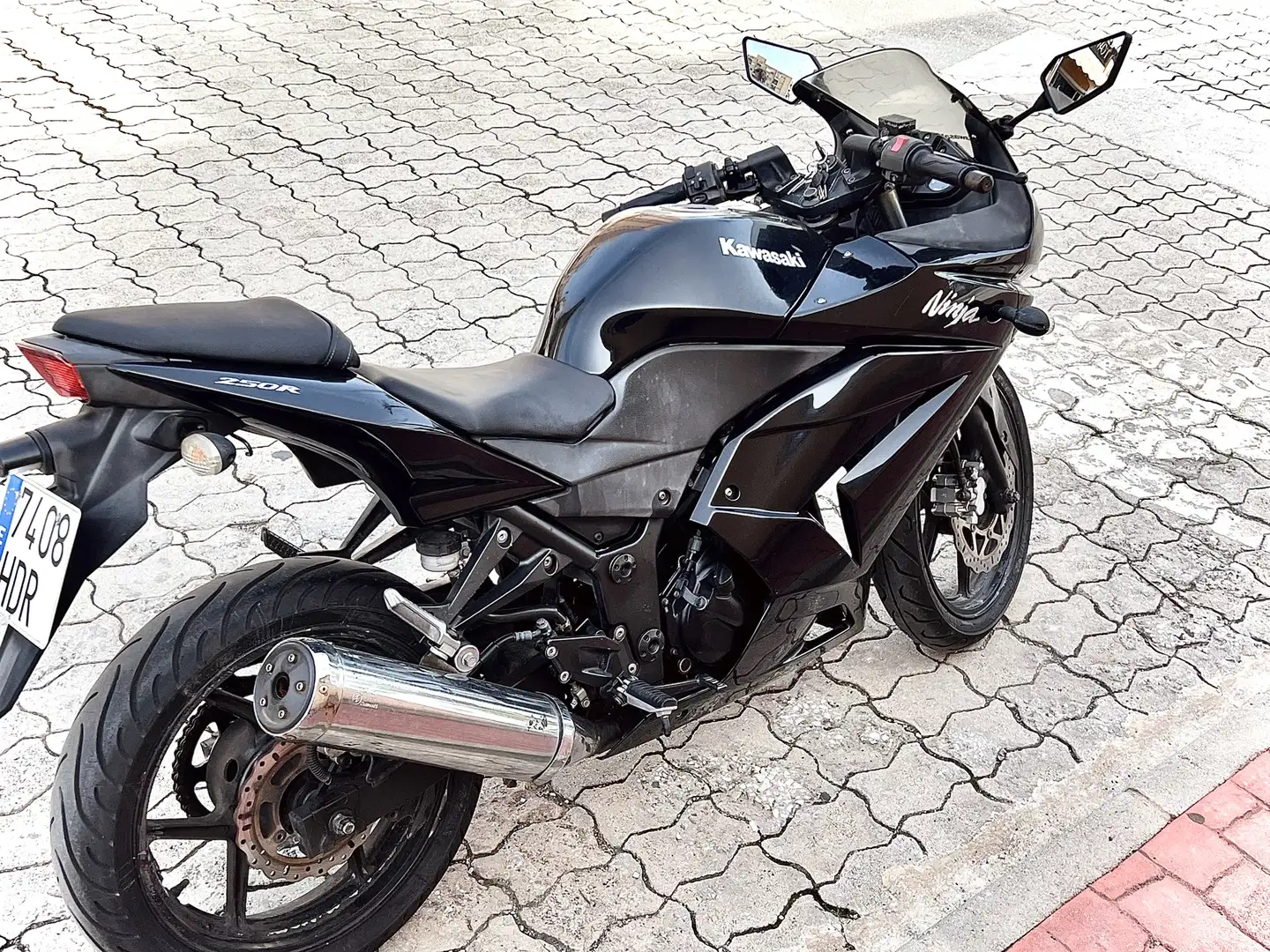Kawasaki Ninja 250 R Černá - 2