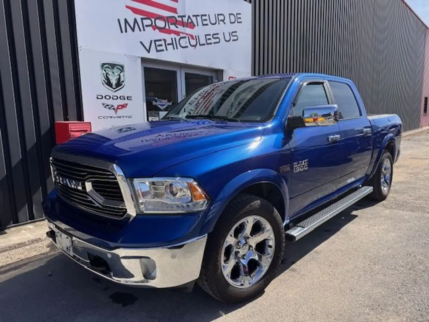 Dodge RAM 1500 LARAMIE Blau - 1