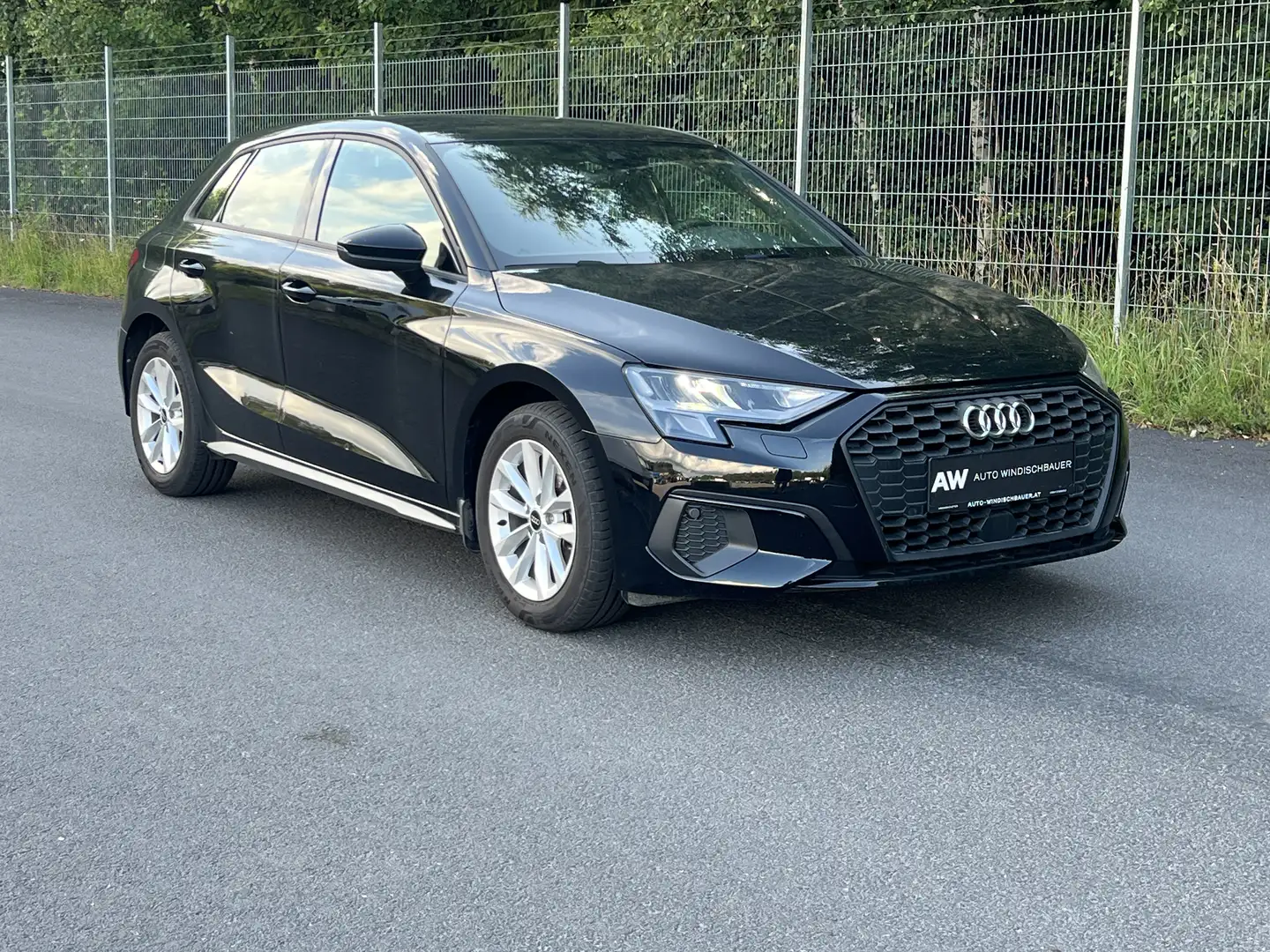Audi A3 35 TFSI Sportback *LED Scheinwerfer*Sportsitze* Noir - 1