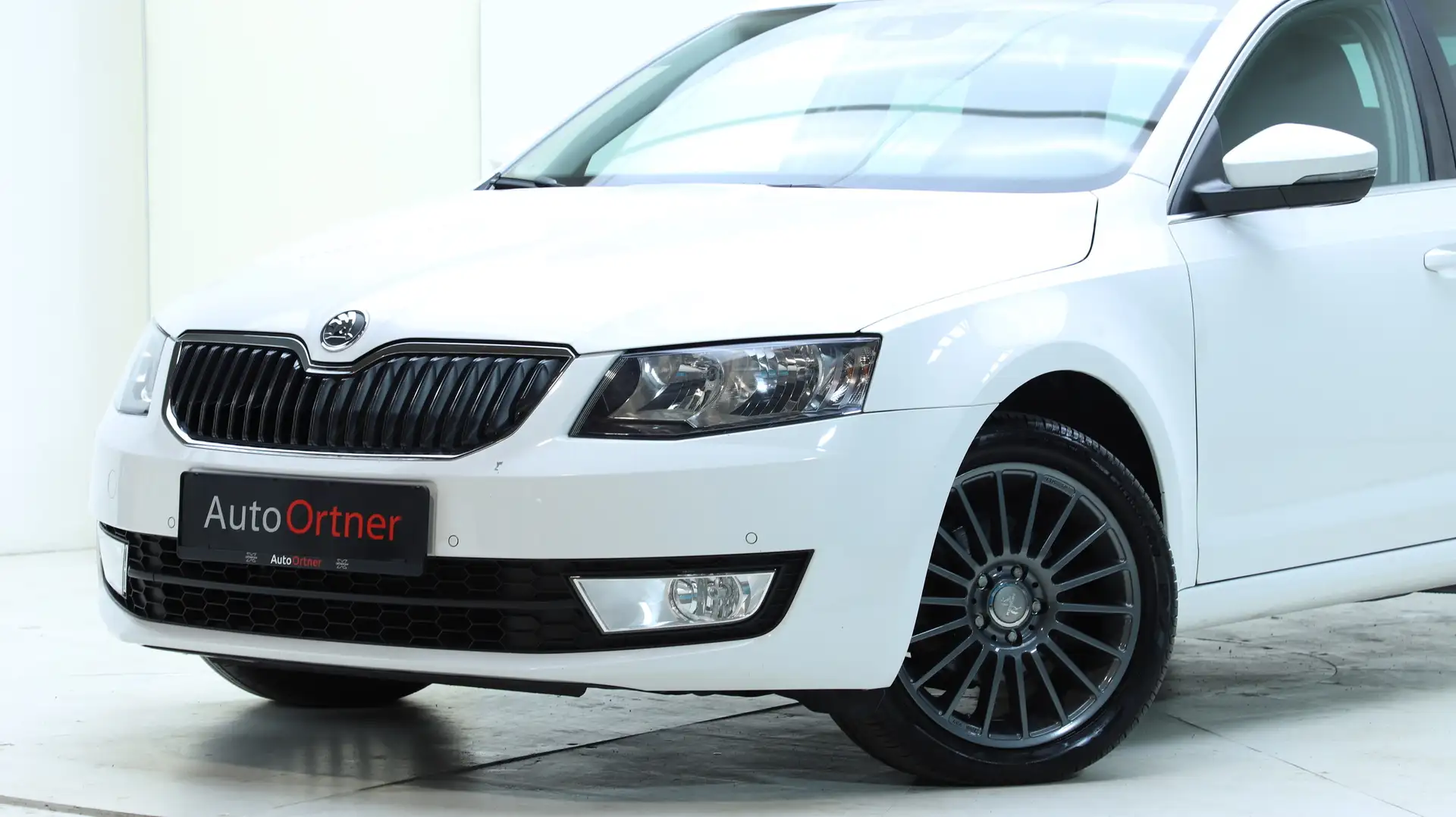 Skoda Octavia Kombi Elegance Weiß - 2