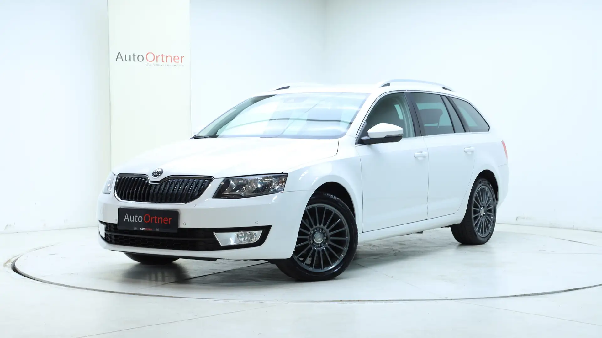 Skoda Octavia Kombi Elegance Weiß - 1