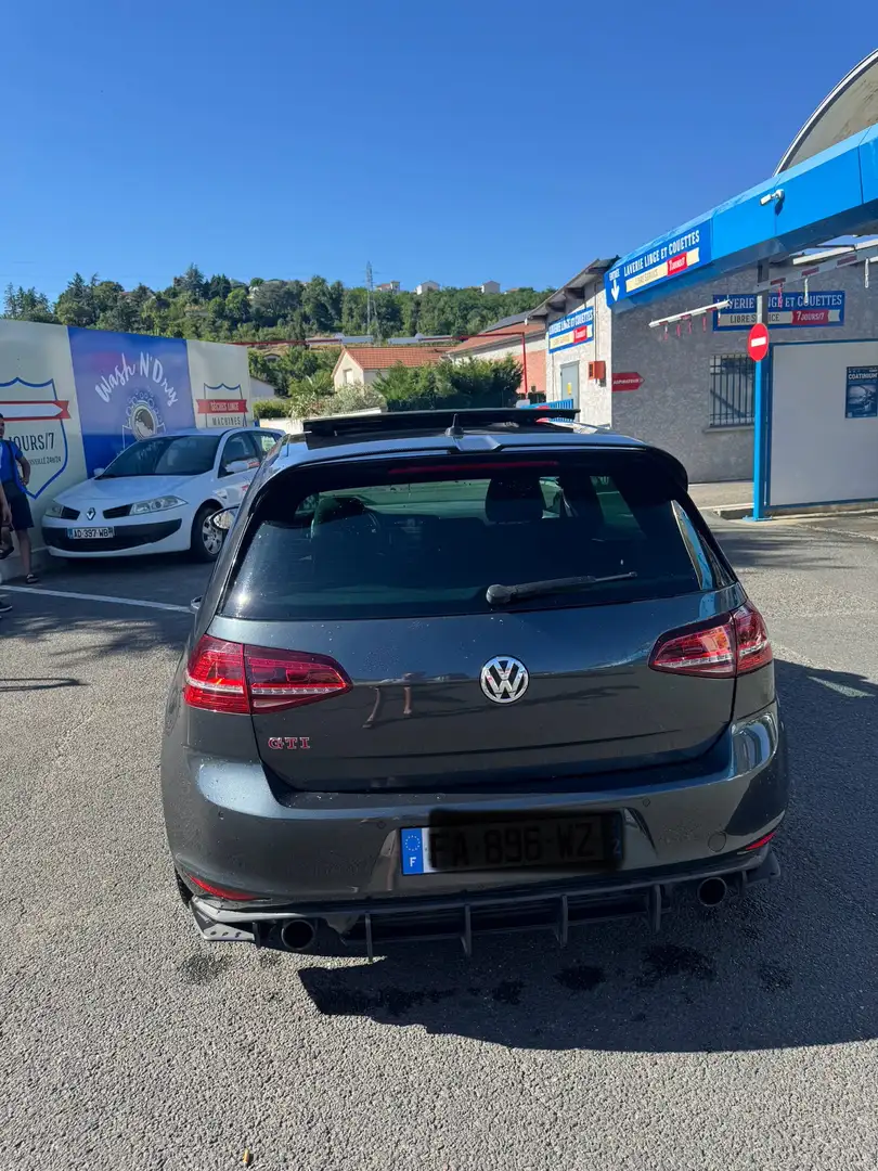 Volkswagen Golf GTI 2.0 TSI 230 BlueMotion Technology DSG6 Performance - 2