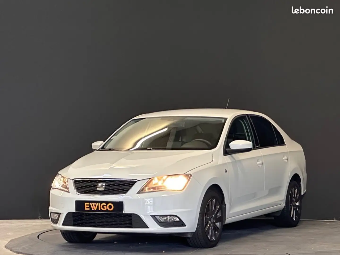 SEAT Toledo 1.6 tdi 105ch itech Blanc - 1