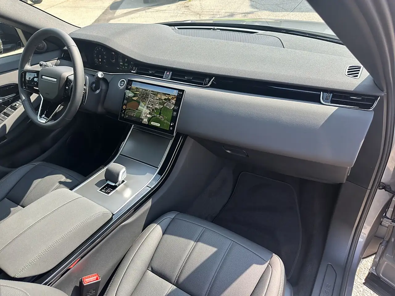 Land Rover Range Rover Evoque 2026 — фото 16
