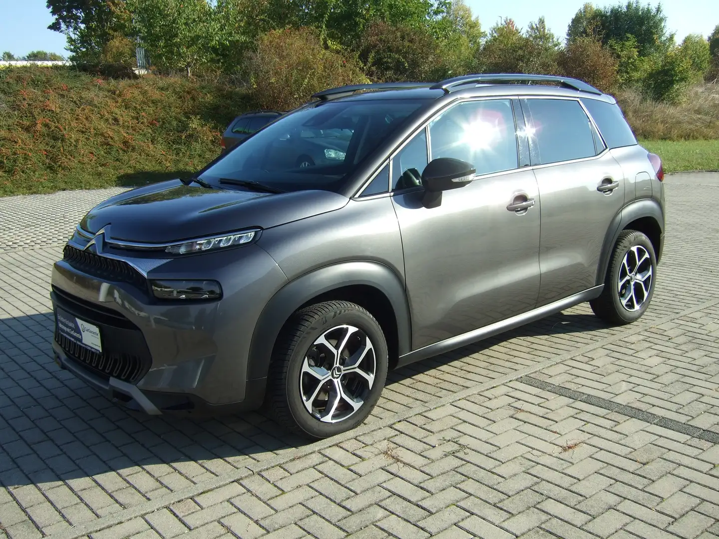 Citroen C3 Aircross PT 130 Benziner Automatik Plus Navi Allwetter Grau - 2