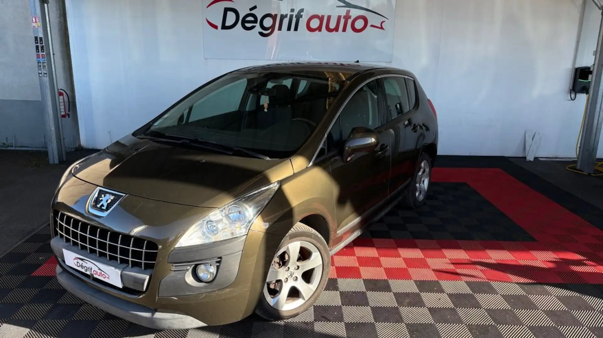 Peugeot 3008 1.6 HDi 16V 112ch FAP Premium - 1