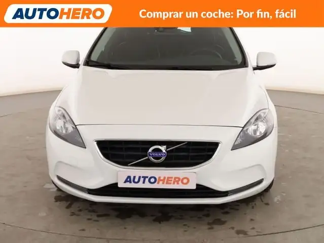 Volvo V40 view 9