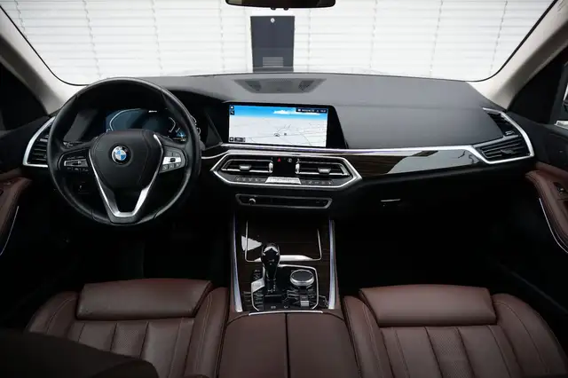 BMW X5 view 13