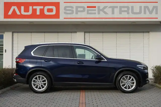 BMW X5 view 6