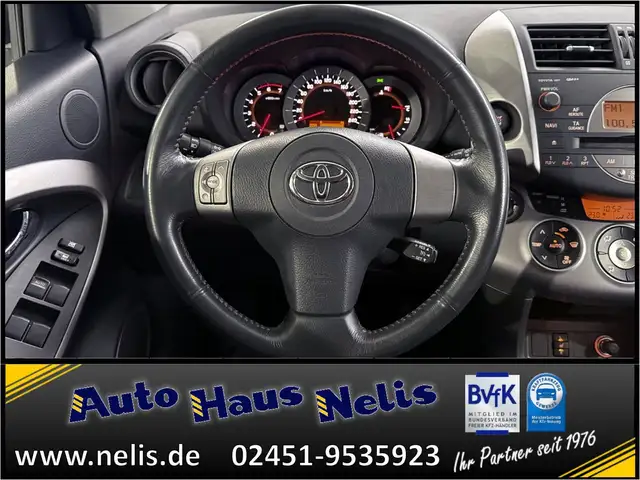Toyota Rav 4 view 11