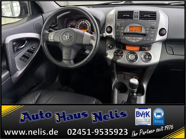 Toyota Rav 4 view 10