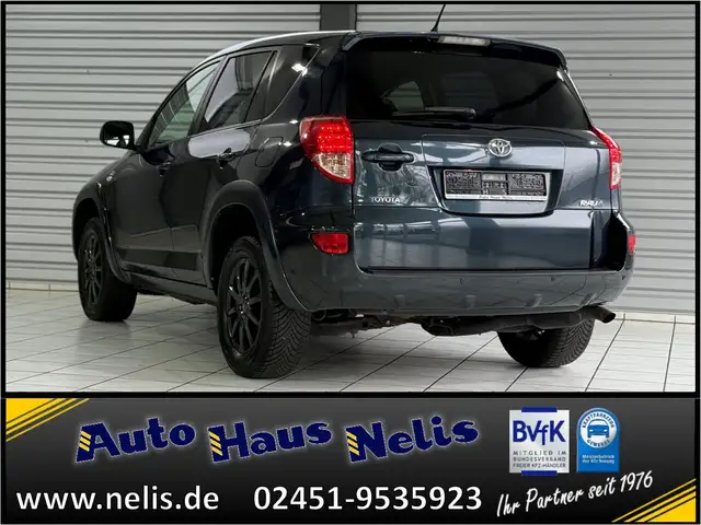Toyota Rav 4 view 5