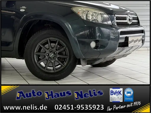 Toyota Rav 4 view 2