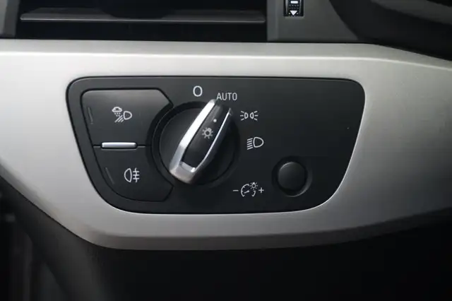 Audi A4 Avant view 14
