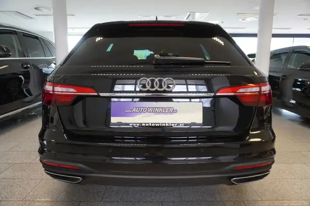 Audi A4 Avant view 6