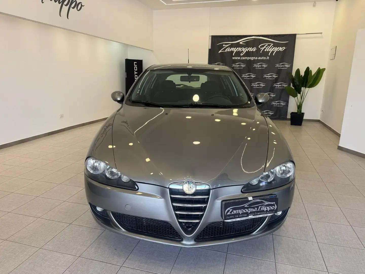 Alfa Romeo 147 147 1.9 JTD M-JET 16V 5 porte Exclusive Grigio - 2