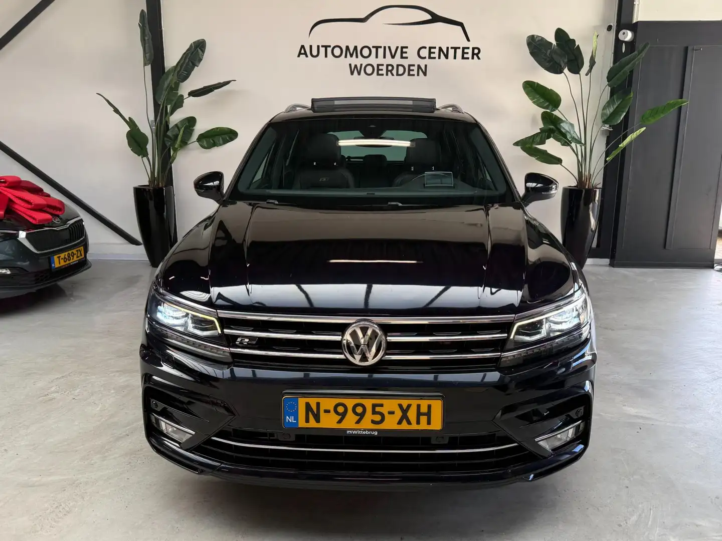 Volkswagen Tiguan 2.0 TSI 4Motion R-Line PANO VIRTUAL CAM Nero - 2