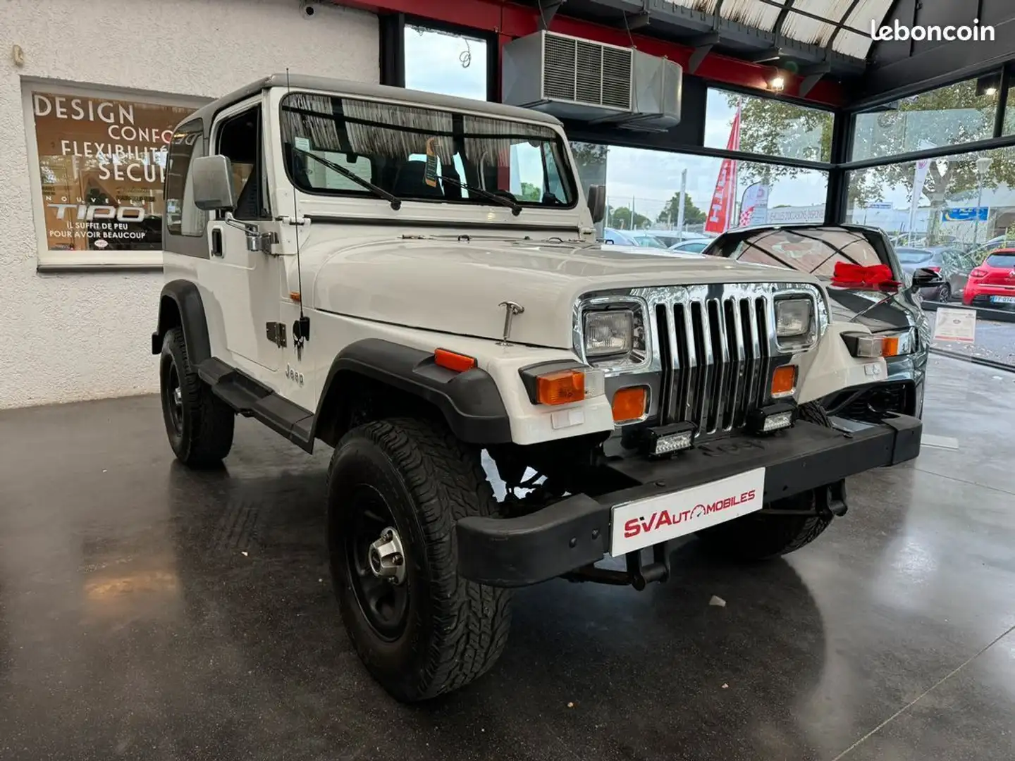 Jeep Wrangler 2.5L Injection 125cv Biały - 1