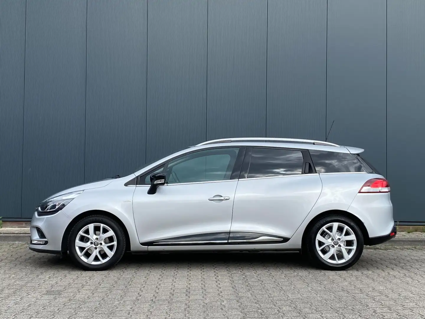 Renault Clio 0.9 TCe Limited | Airco | CarPlay | Navi | 16" LMV Grau - 2