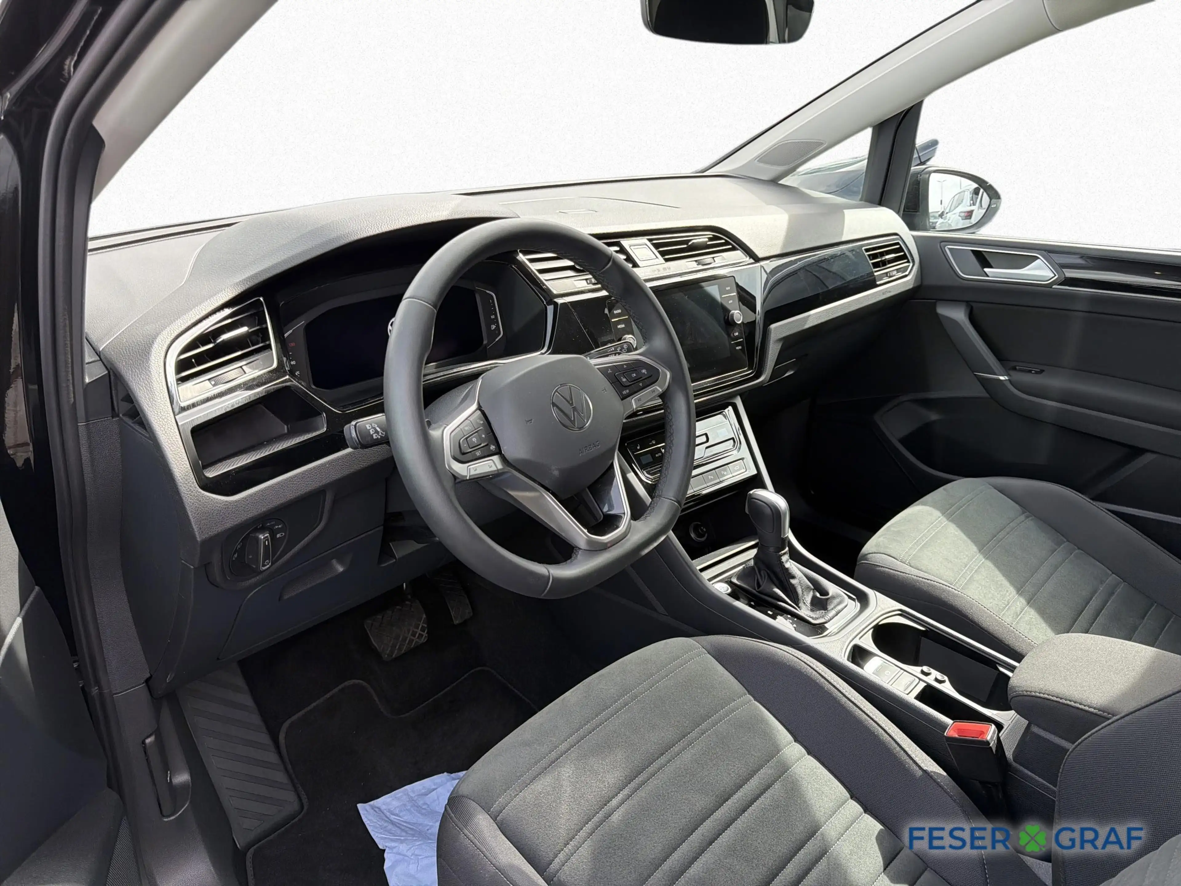 Volkswagen Touran Highline 1.5 TSI DSG 7-Sitze AHK KAMERA NAVI EL. H — photo 8