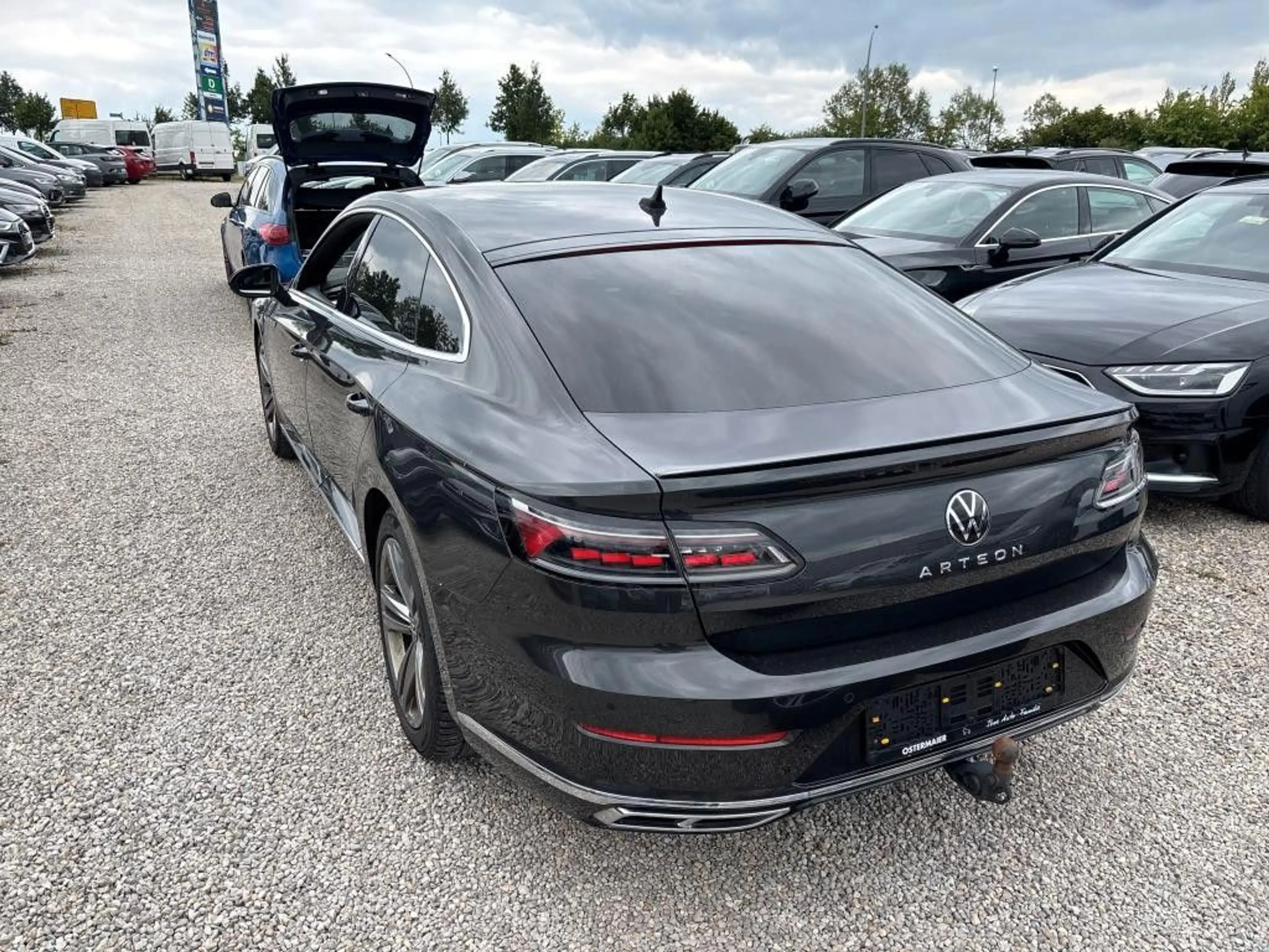 Volkswagen Arteon R-Line 2.0 TSI/IQ.LIGHT/STANDH/HARMAN/SHZ — photo 3