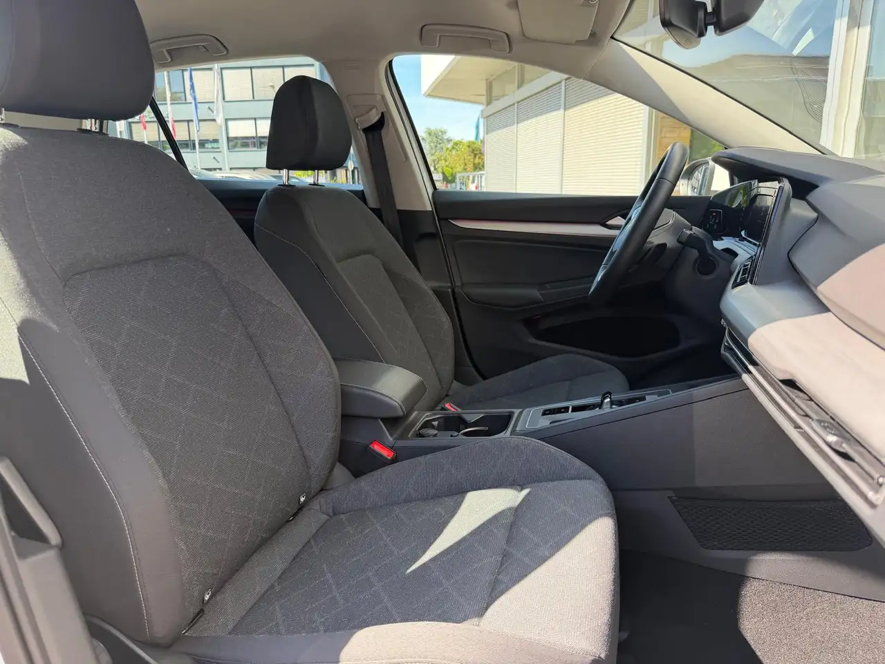 Volkswagen Golf 1.0eTSI DSG Life VIRTU+LED+NAVI+SHZ+ACC+PDC, миниатюра 12