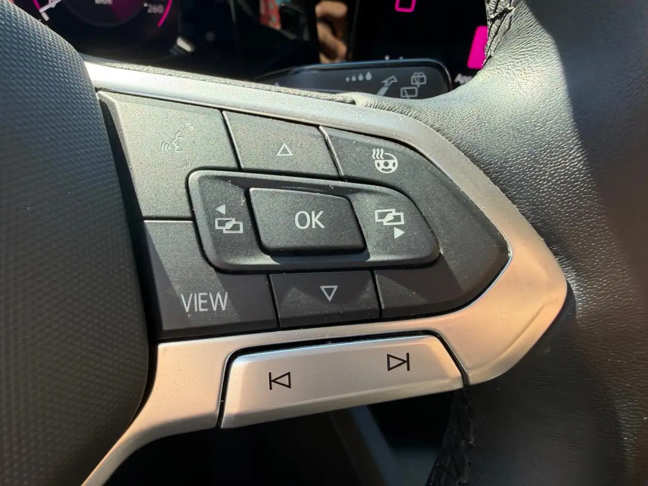 Volkswagen Golf 1.0eTSI DSG Life VIRTU+LED+NAVI+SHZ+ACC+PDC, миниатюра 22