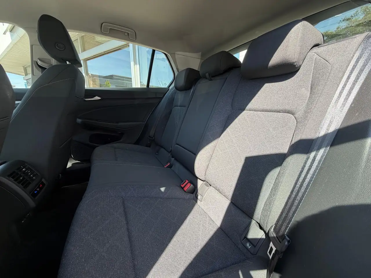 Volkswagen Golf 1.0eTSI DSG Life VIRTU+LED+NAVI+SHZ+ACC+PDC, миниатюра 10