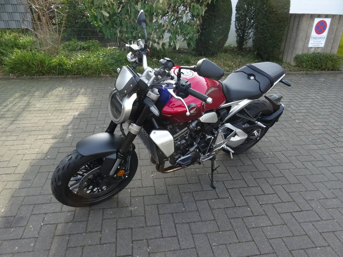 Honda CB 1000 R, Rotmetallic, Heizgriffe, TFT, Styl Paket, LED Rouge - 1