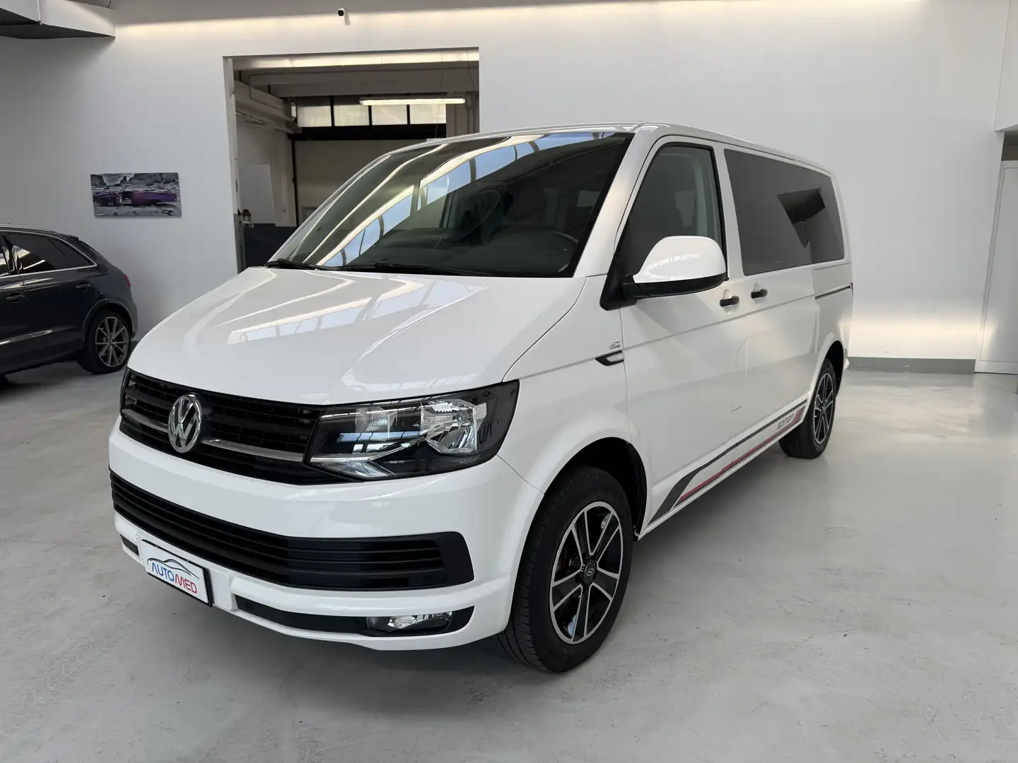 Volkswagen T6.1 Caravelle 8 Posti Blanco - 1