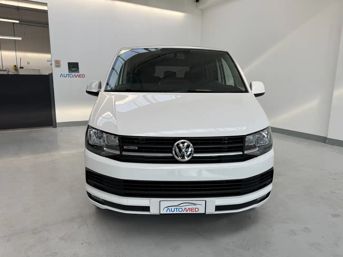 Volkswagen T6.1 Caravelle 8 Posti Blanco - 2