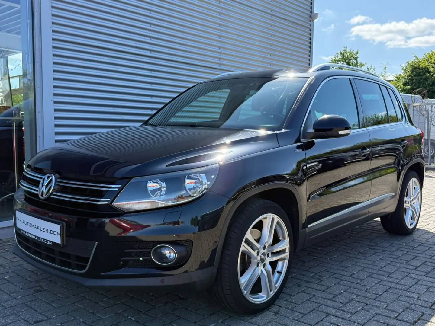 Volkswagen Tiguan Lounge Sport & Style Navi Kamera PDC Zwart - 1