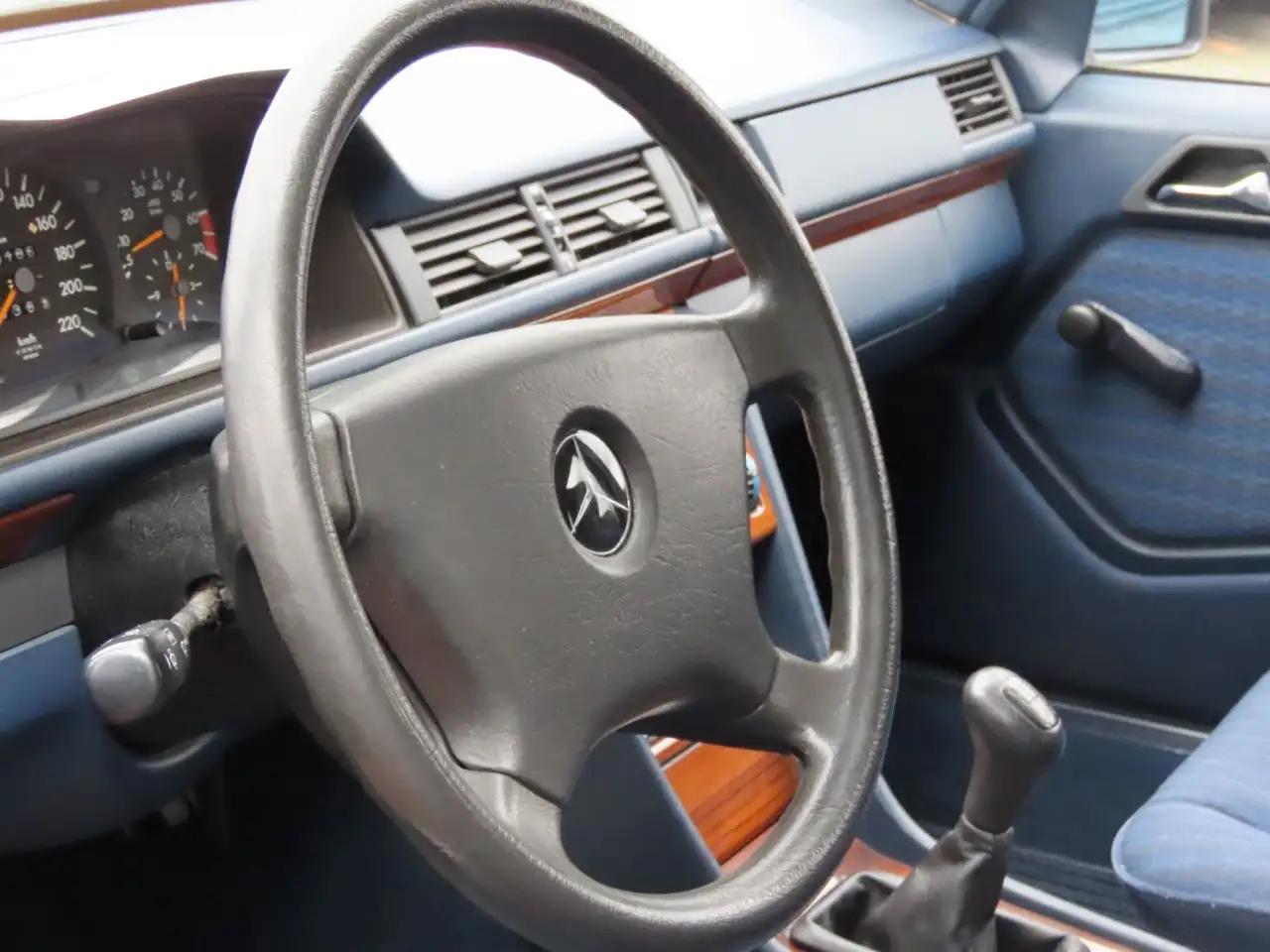 Mercedes-Benz E 200 1. Hand H-Kennzeichen Euro2 Scheckheft, foto 11