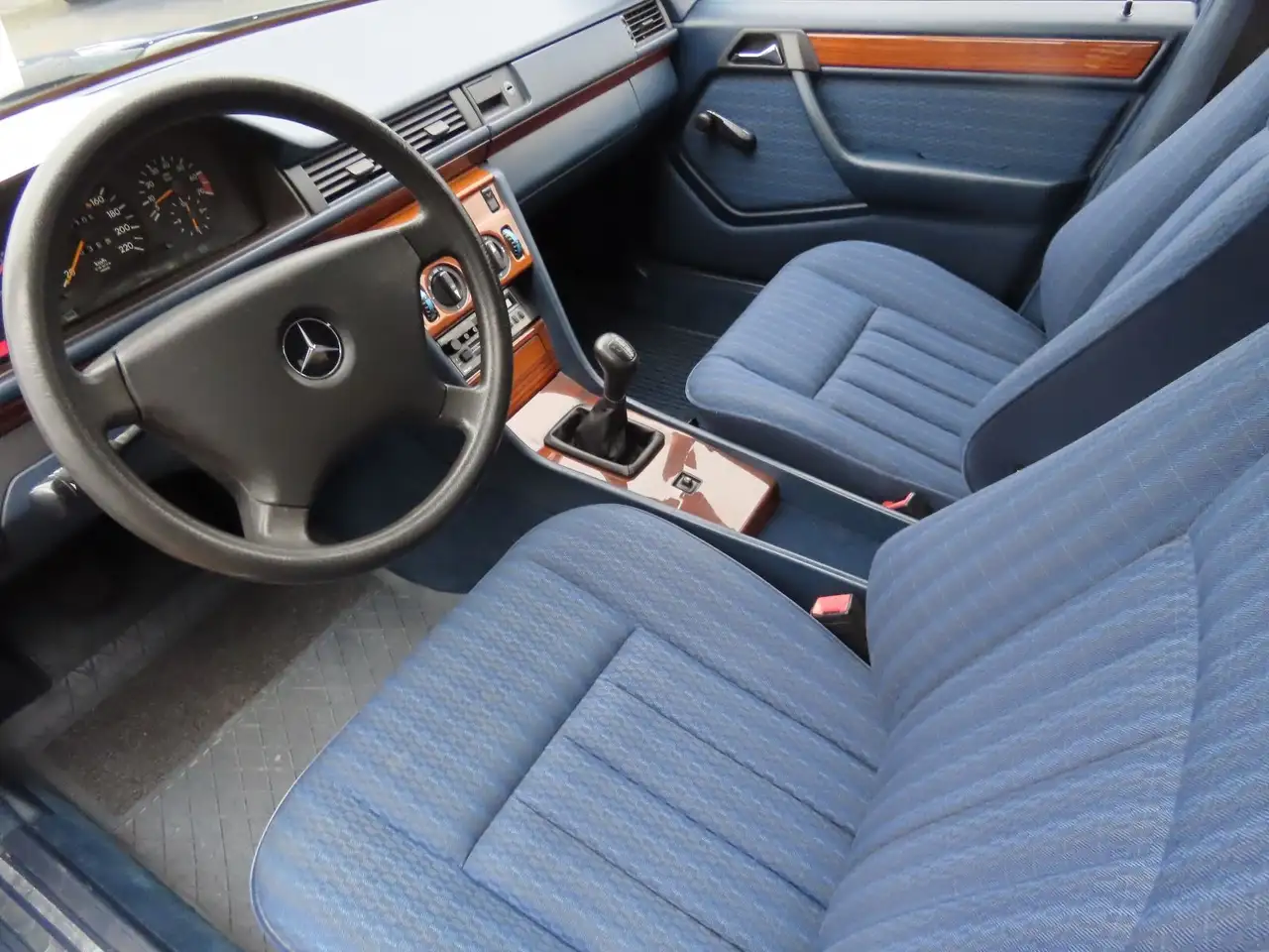 Mercedes-Benz E 200 1. Hand H-Kennzeichen Euro2 Scheckheft, foto 10