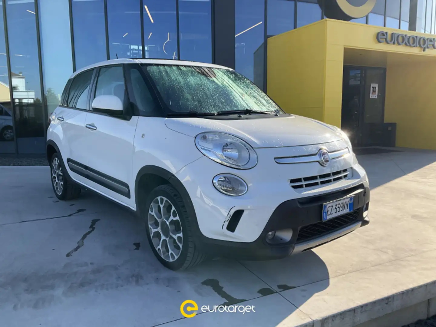 Fiat 500L 1.6 Multijet 105 CV Trekking Blanc - 1